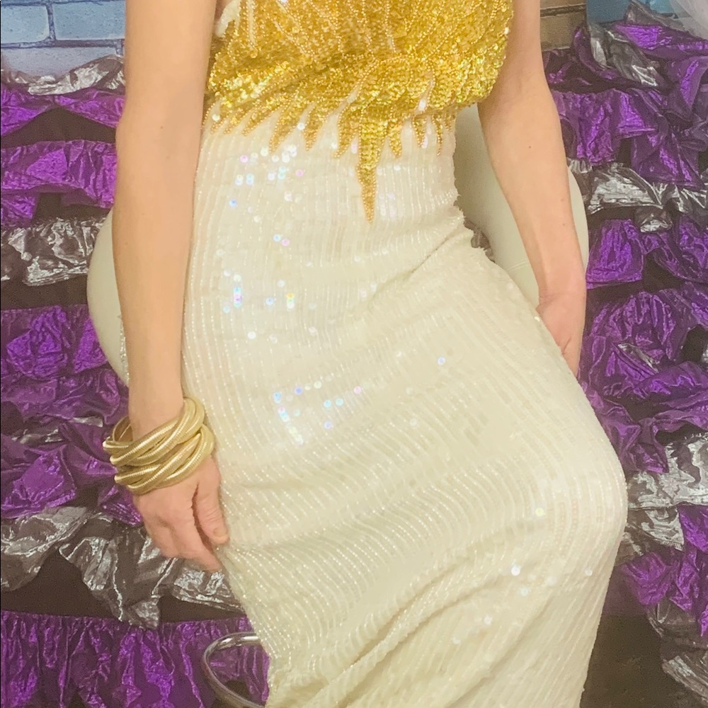 Dress long makeup gold and white Perl sequins